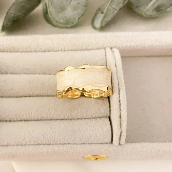 925 Sterling Silver Gold Ring Wavy Modern Ring Geometric Ring Band - Picture 1 of 8